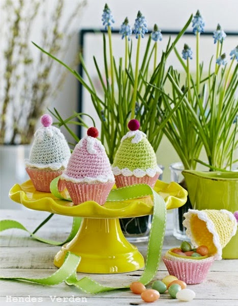 http://hendesverden.dk/handarbejde/hakling/Skonne-haklede-cupcakeag/