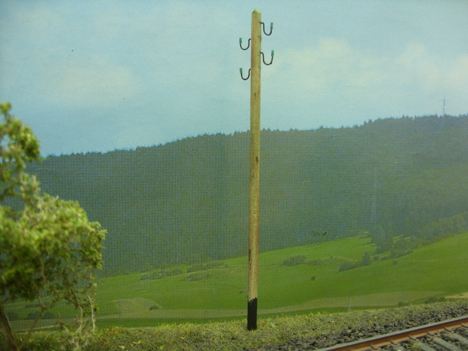 le site de rail91 des poteaux electriques en bois