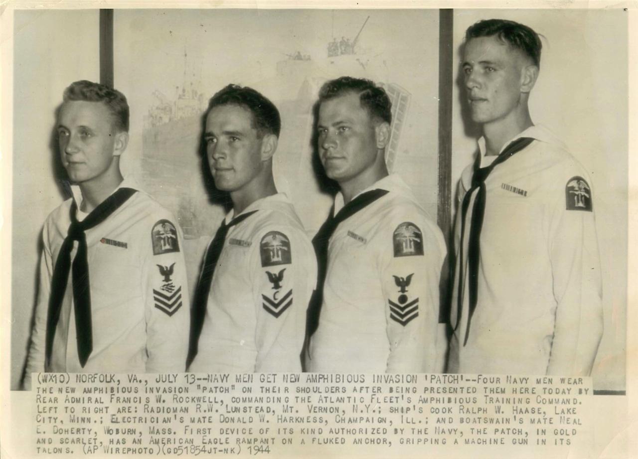 Marines In Forest Green: WWII USN Amphibious Patches Group Photo