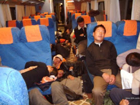 tidur dalam kereta api