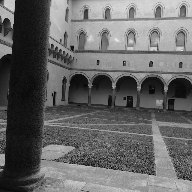 Castello Sforzesco Milano Black & White http://elisiroflife.blogspot.com