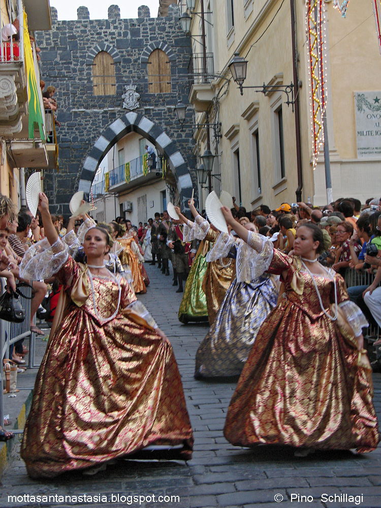 Motta Sant'Anastasia BLOG 2007 Calata della