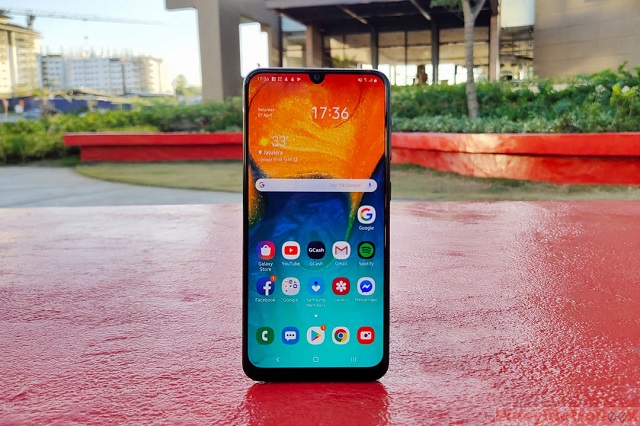 Samsung Galaxy A30 Review: Best in Class Display at PHP 13,990