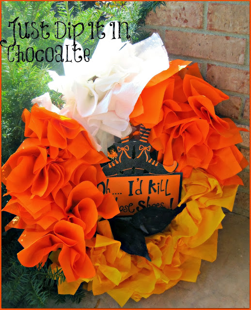 DIY Candy Corn Halloween Paper Napkin Wreath, #Halloween decor for only a few#halloweenwreath