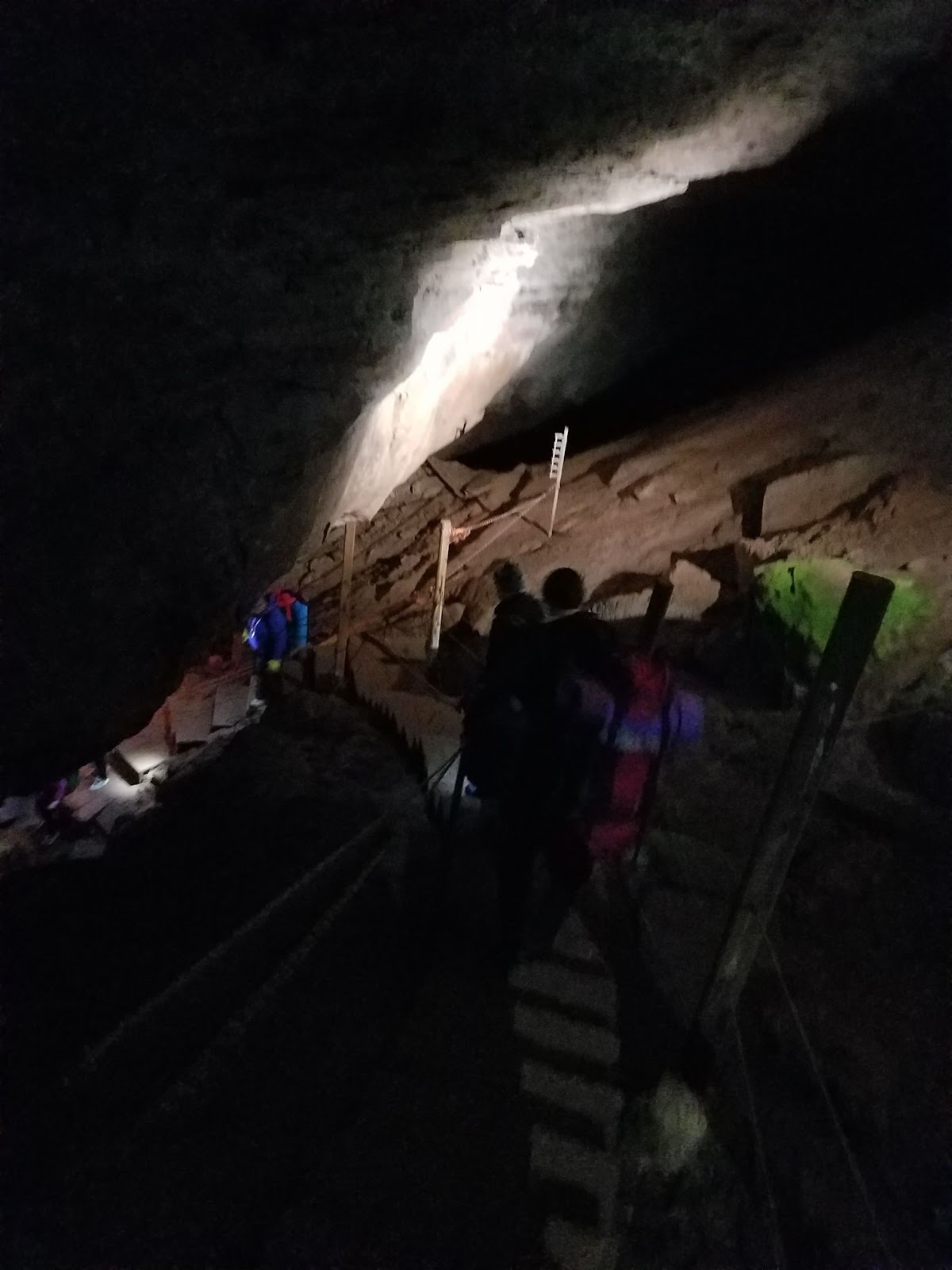 Femme au foyer: Lost Sea of Craighead Caverns