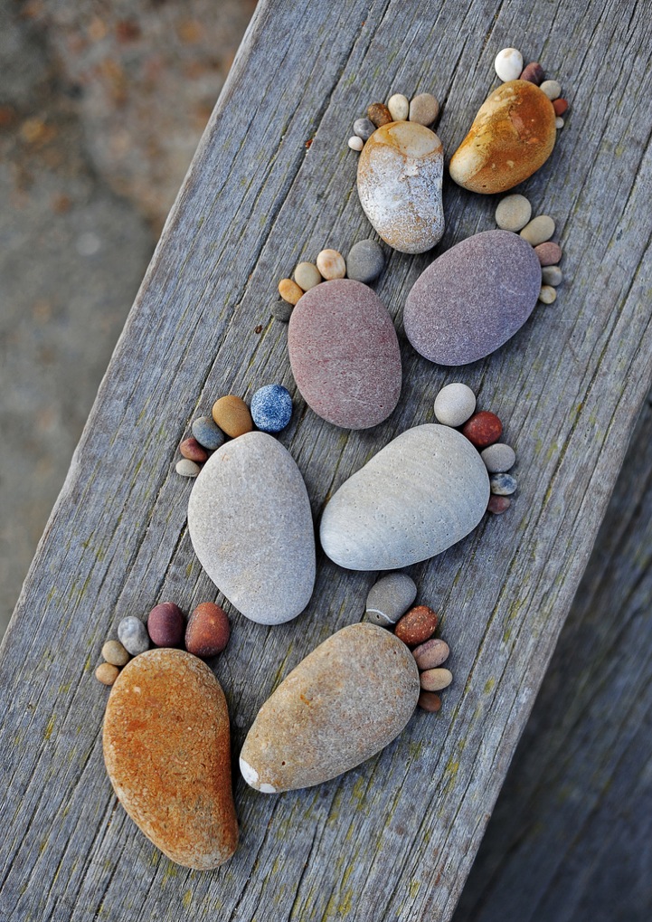 beachcomber: pebble art