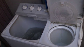 Two-compartment washing machine