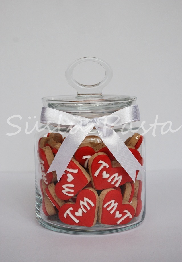 Süslü Pasta Kavanozda Kurabiyeler Baş Harfler