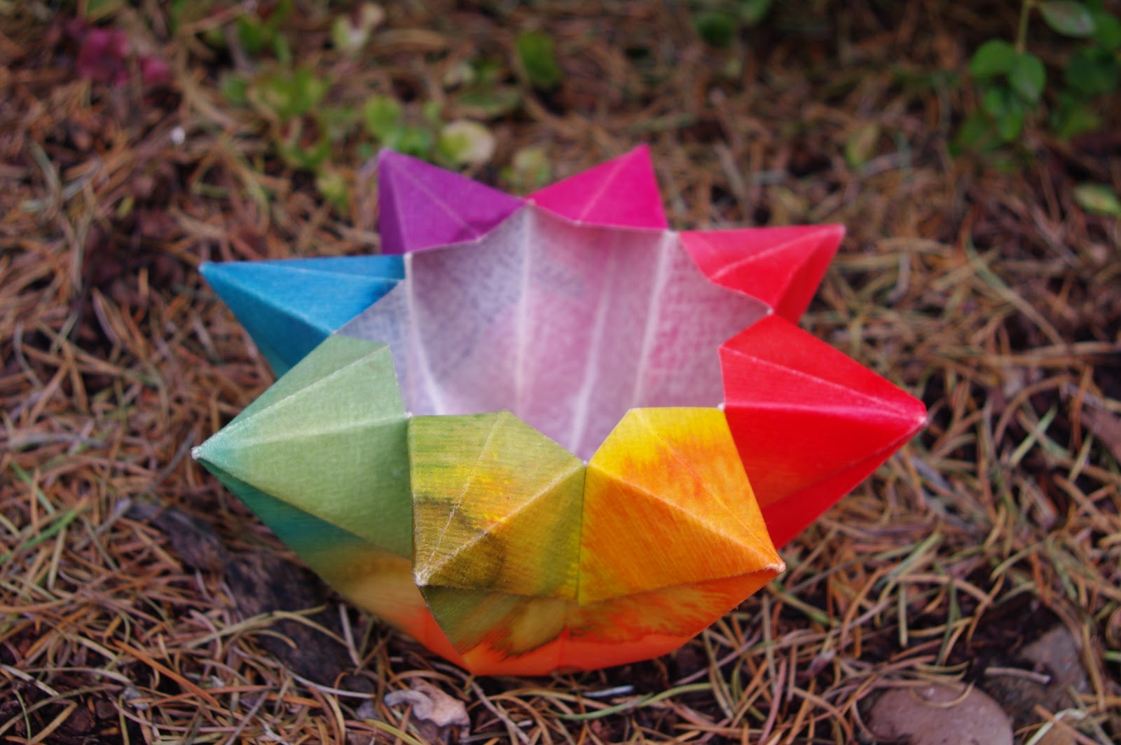 passengers-on-a-little-spaceship-paper-star-lantern-tutorial-revisited