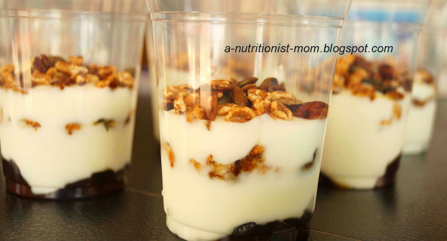 Journal of a nutritionist mom Crunchy granola and yogurt pots
