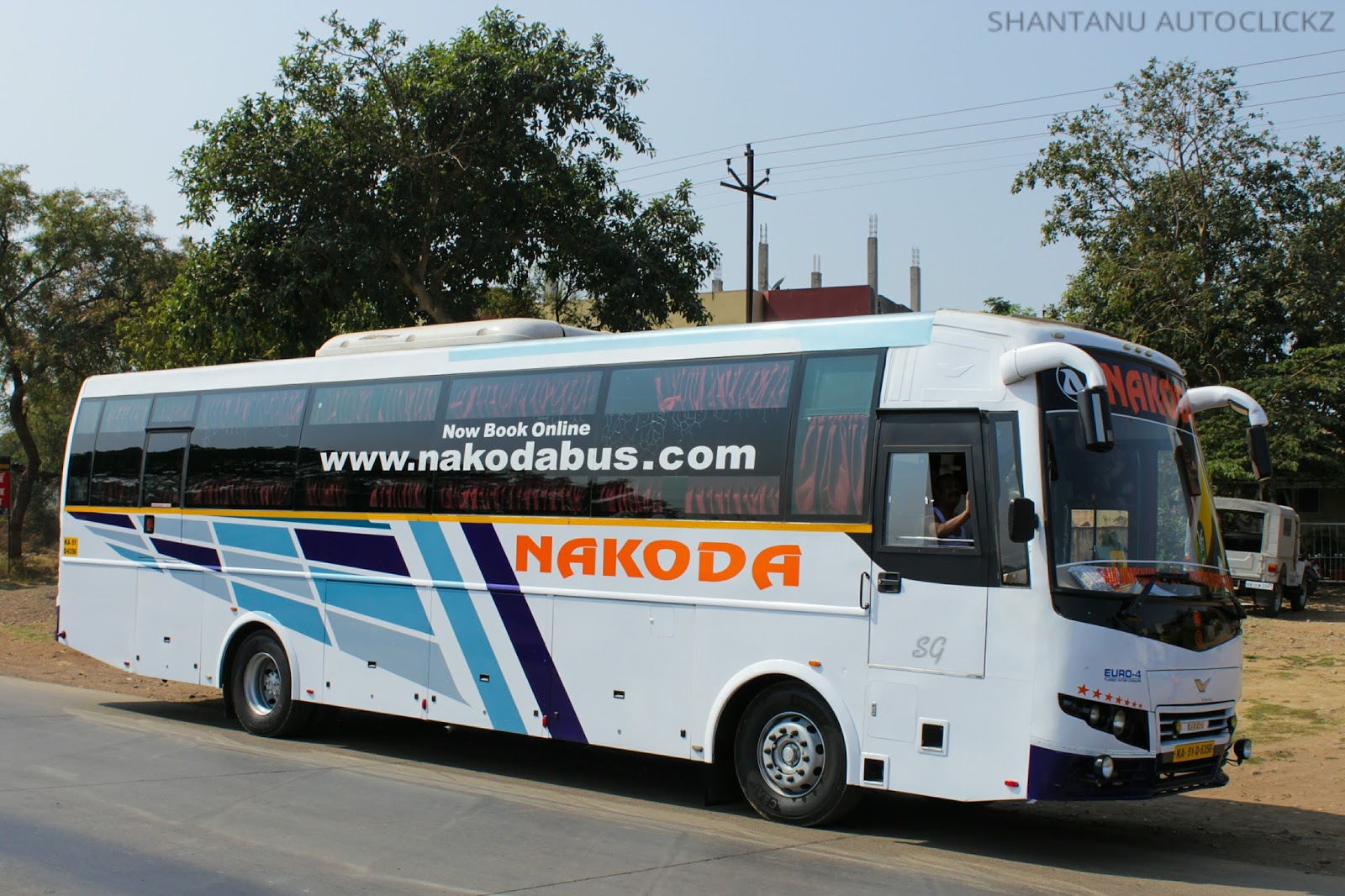 Shantanu Autoclickz Nakoda Travels Ashok Leyland Veera V5 AC Sleeper