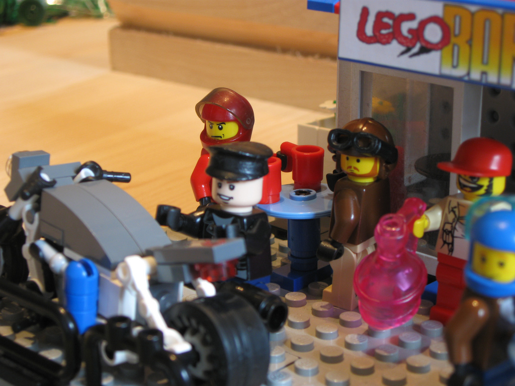 Racing Caf?�: Lego Bar Team