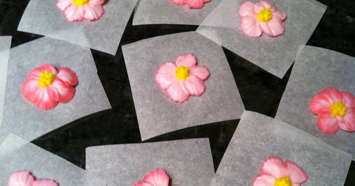 The Iced Queen: Royal Icing Cherry Blossoms