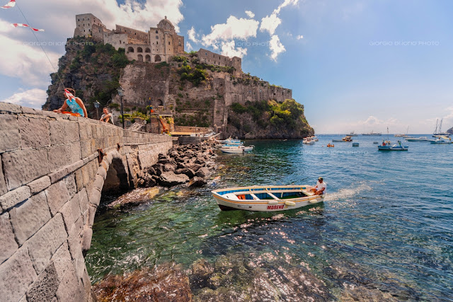 A Currente", Angoli di Ischia, Foto Ischia, Castello Aragonese Ischia, Borgo Antico di Ischia Ponte, Mare di Ischia, Estate a Ischia, I colori di Ischia, Barche di Ischia, Turissti a Ischia,