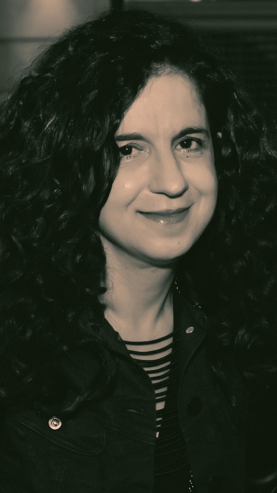 Μεγάλος ποπός Ebony φρικιά