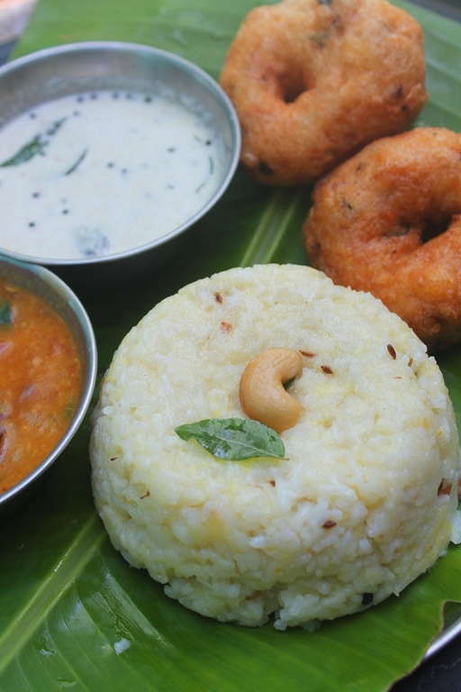 Ven Pongal Recipe / Ghee Pongal Recipe / Pongal Recipe Yummy Tummy