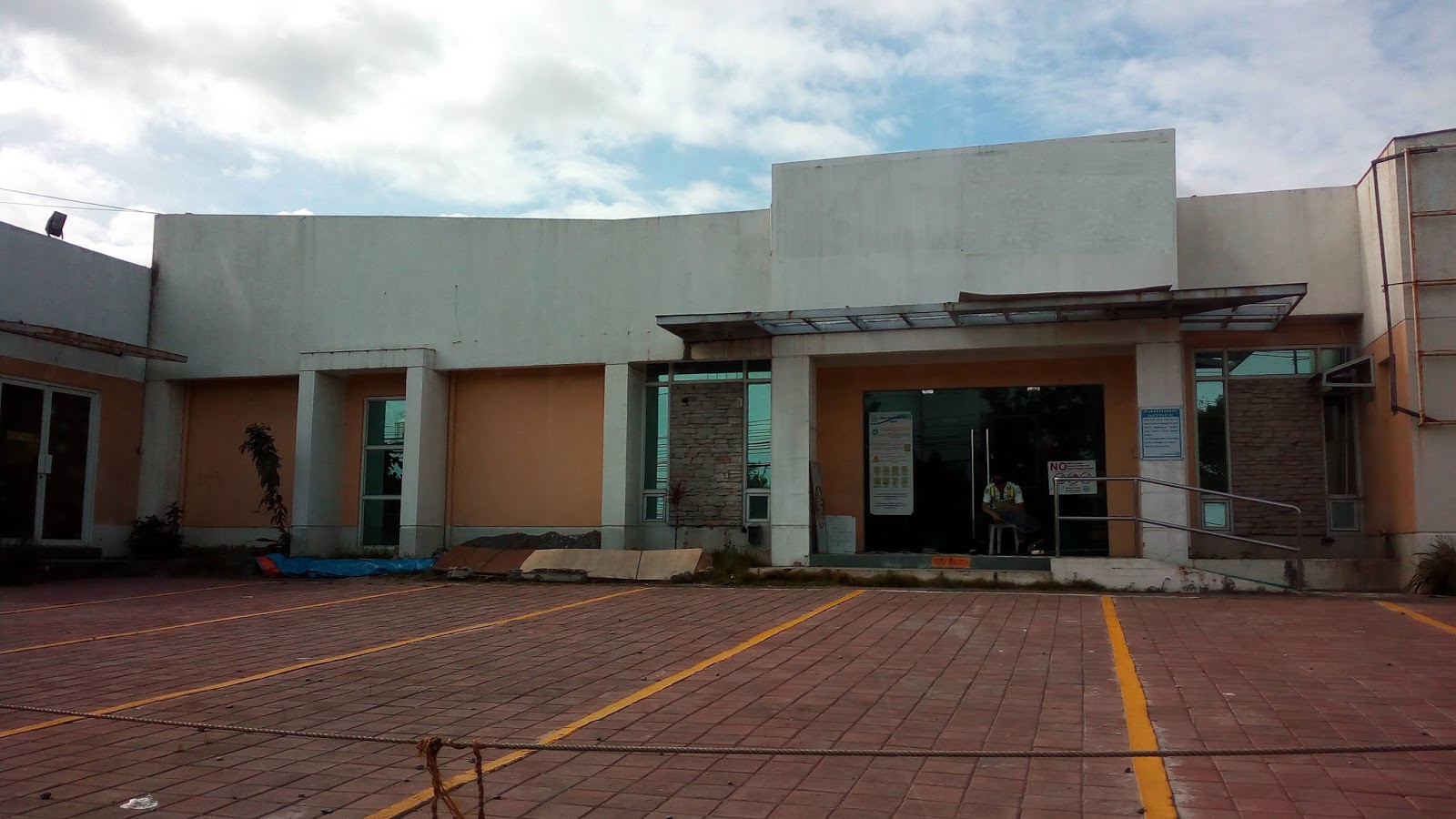 Commercial Properties For Rent And For Sale Commercial Space For Rent In Sta Rosa Laguna Near Ek
