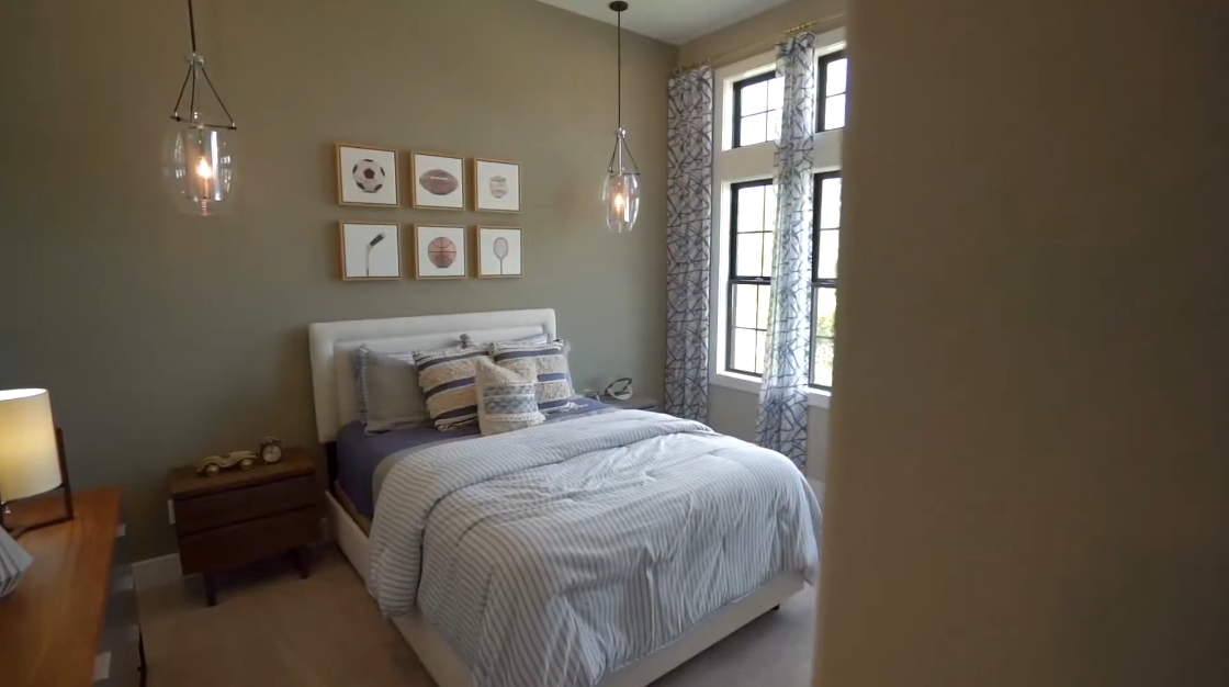 Tour 2623 Oakland Park Dr, Conroe, TX vs. 14 Interior Design Photos