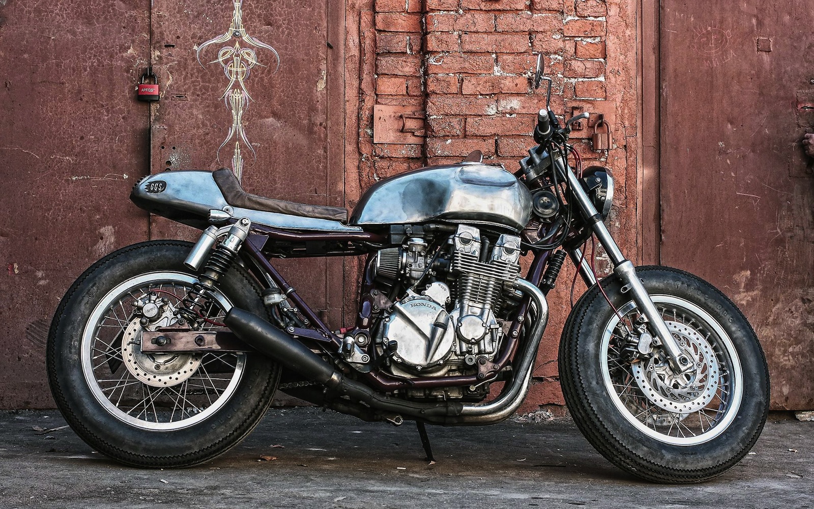 CB From Russia With Love - RocketGarage - Cafe Racer Magazine