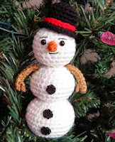 http://translate.google.es/translate?hl=es&sl=en&u=http://www.amidorablecrochet.ca/2014/11/snowman-pattern.html&prev=search