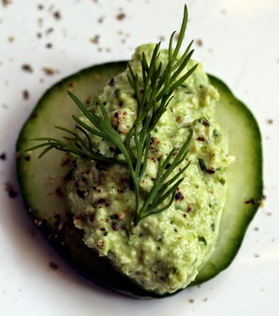 Cucumber cashew cheese bites with dill and red onion