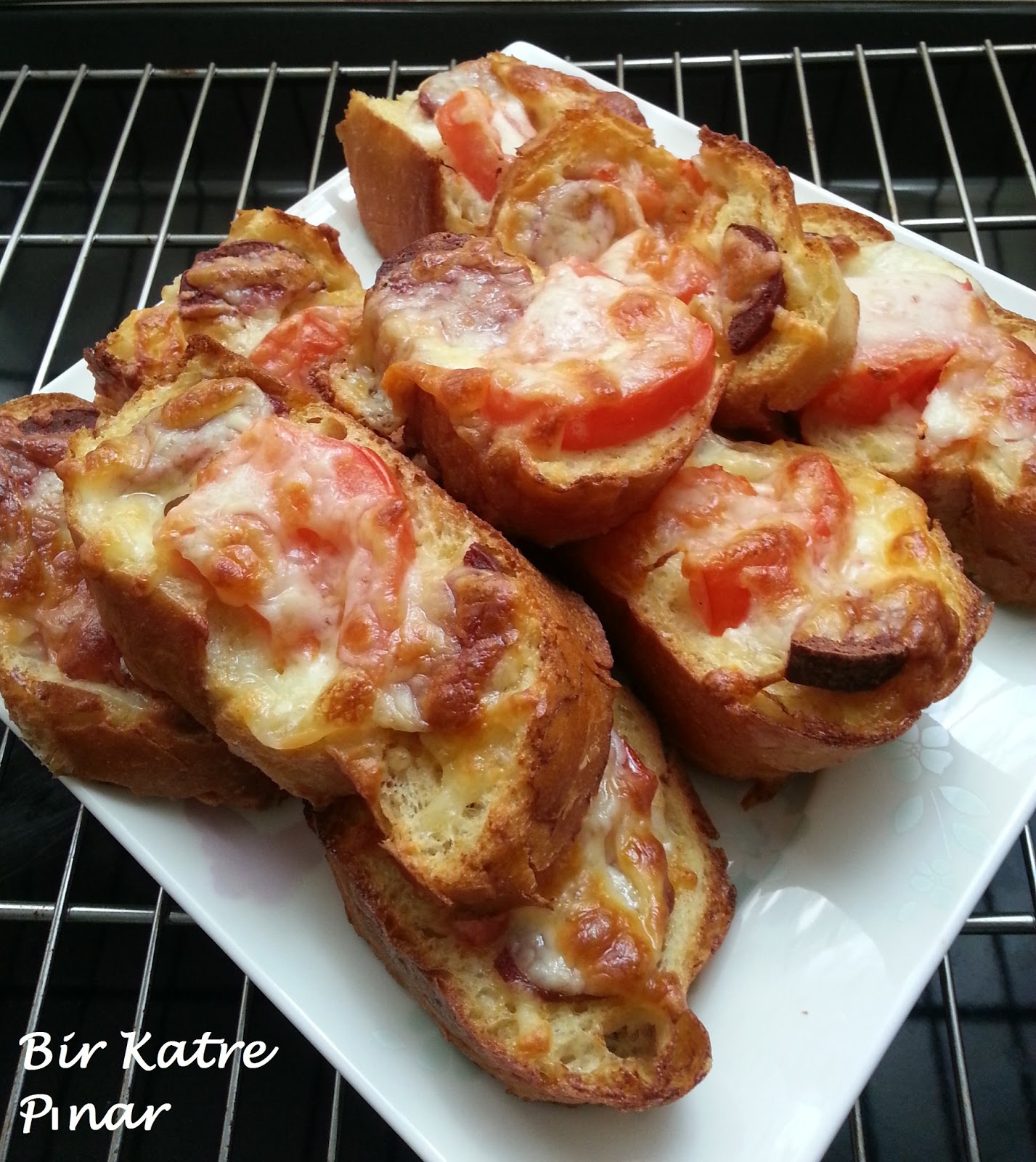 Bayat Ekmekleri Değerlendirme 1 / Bayat Ekmek Pizzası