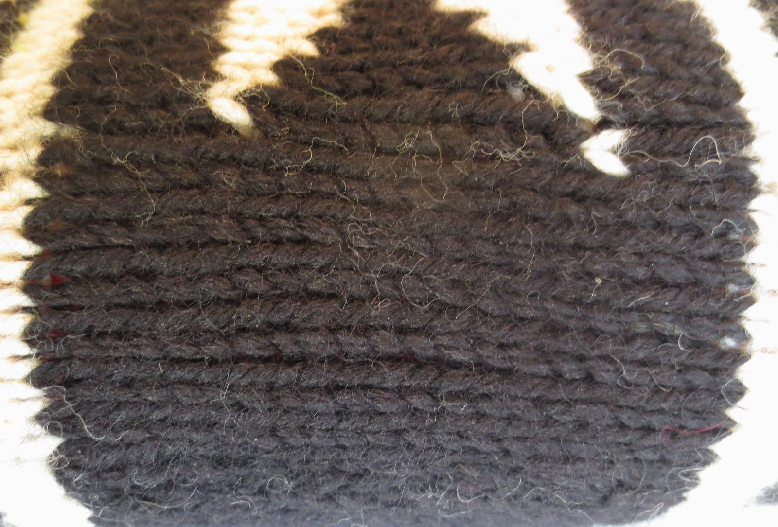 TECHknitting Long floats in color knitting modifying STUART