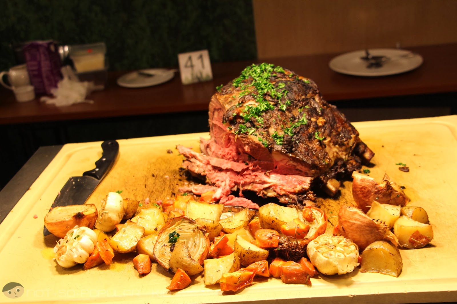 The tantalizing roast beef of Midas Hotel - tender but rare