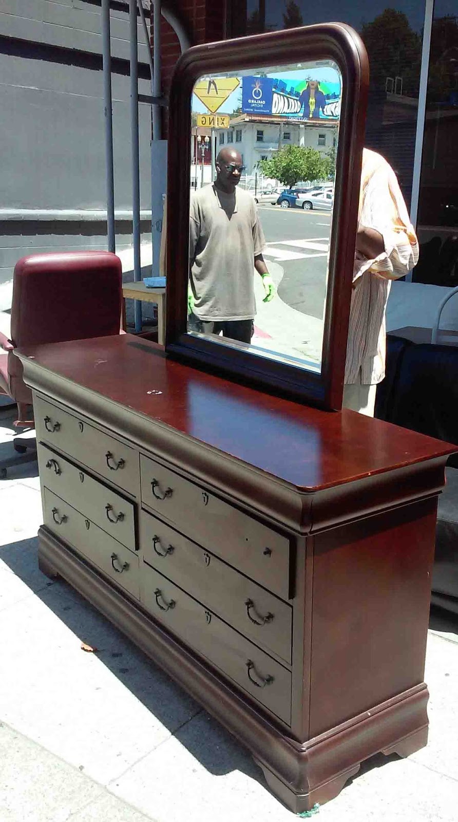 UHURU FURNITURE & COLLECTIBLES SOLD Bassett Cherry Finish 9 Drawer Dresser 125