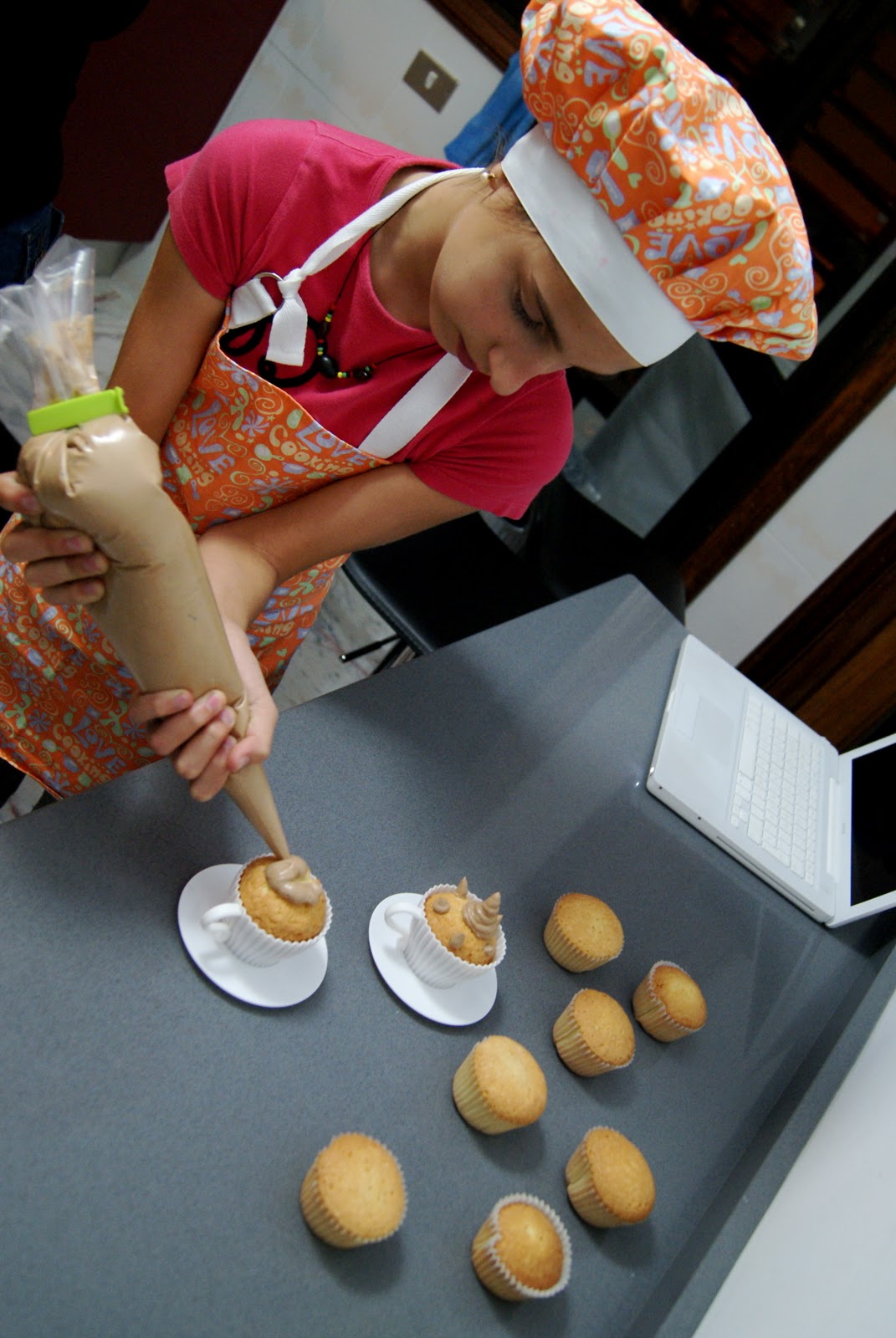 Tres en la cocina