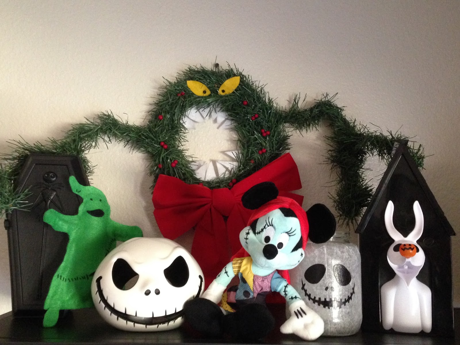 Adventures in DIY Nightmare Before Christmas ManEating Wreath