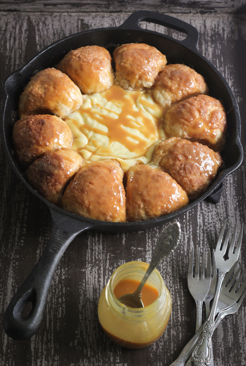 Cinnamon Skillet Bread with Warm Cheesecake Dip Sprinkle Bakes
