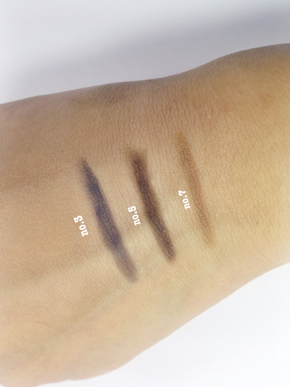 Diamond Crown Review & Swatch Innisfree Auto Eyebrow Pencil no.3, no.5