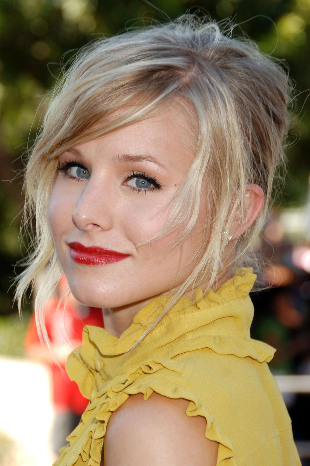 Kristen Bell Biography | Kristen Bell Wallpapers