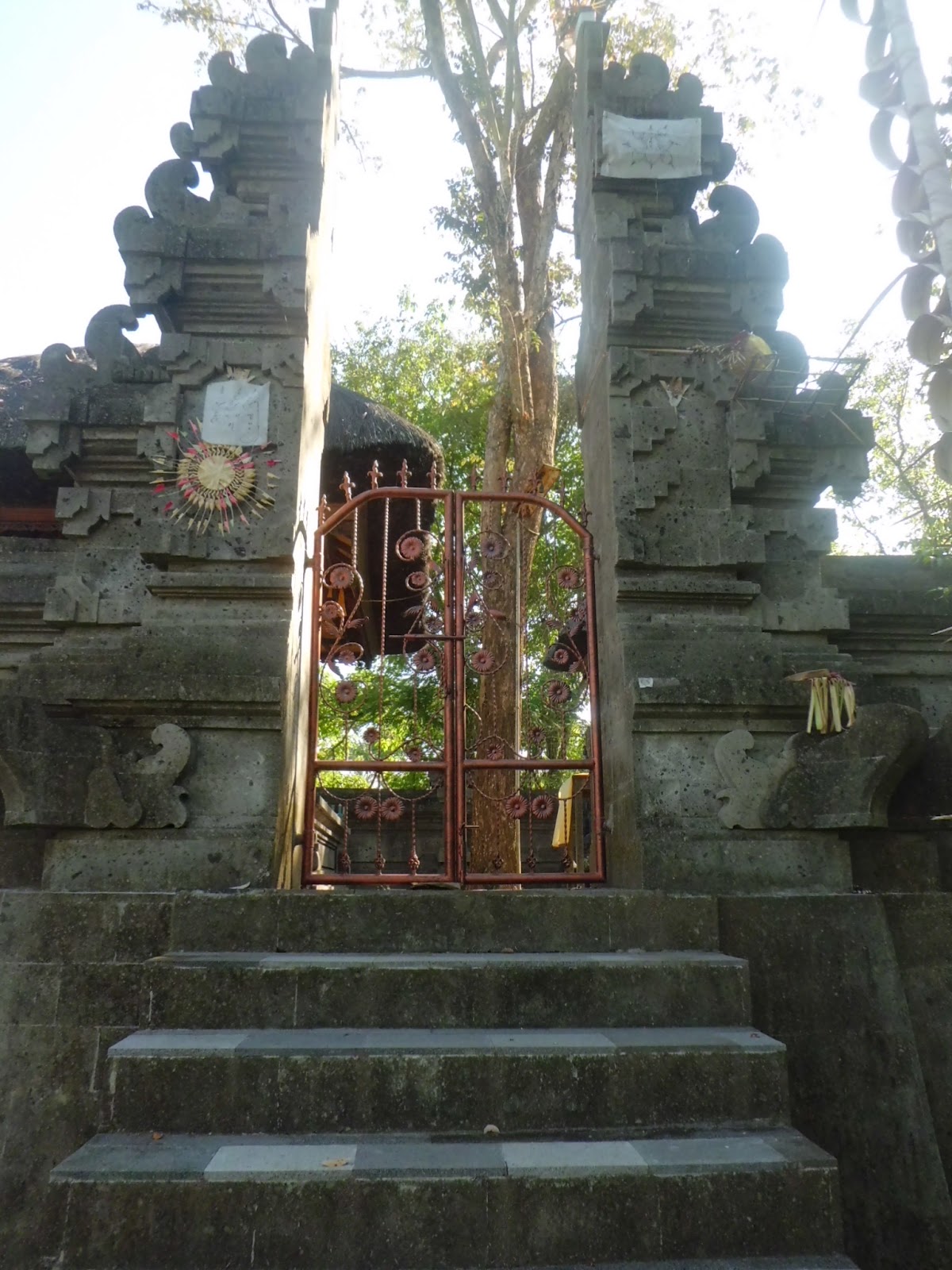 Fungsi tempat suci Umat Hindu sesuai jenisnya | Wayan Suyasa