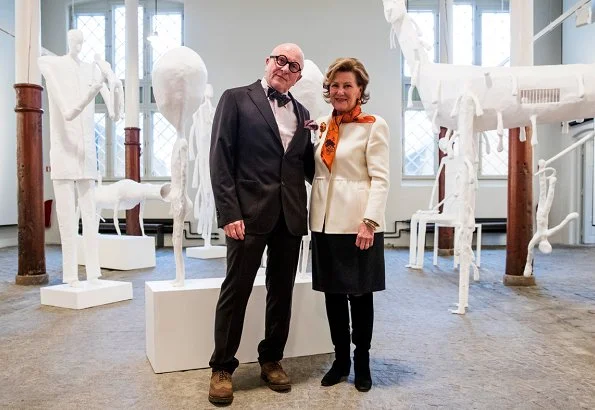 Queen Sonja and Crown Princess Mette Marit attended the official opening of Killi-Olsen: sculptures exhibition