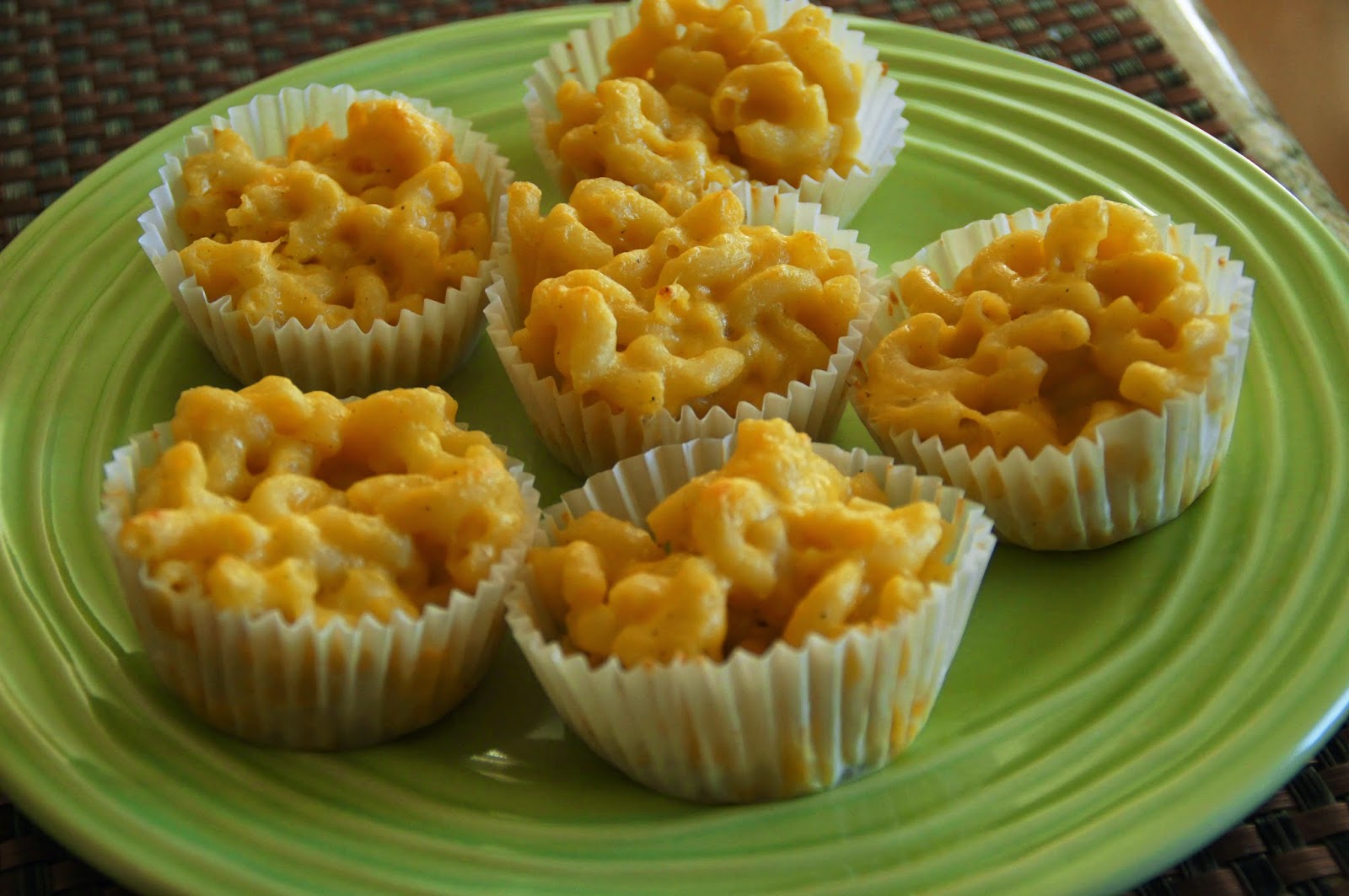 Little Bit of Everything Macaroni and Cheese Muffins SRC