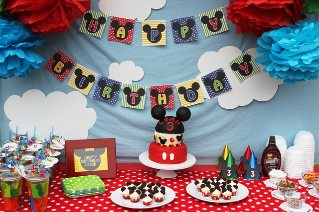 Looney Tunes Cake Stand Looney Tunes Cake Stand