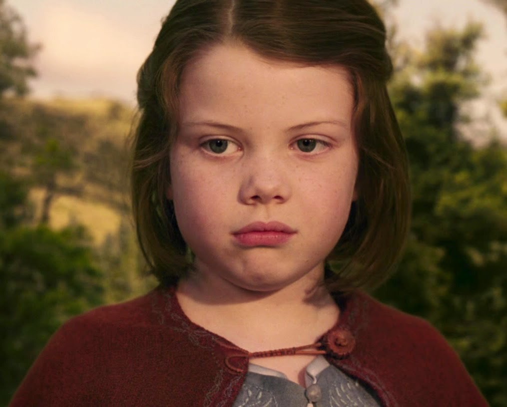 люси певенси королева. хроники нарнии люси. джорджи хенли 2005. хроники нарнии люси. хроники нарнии девочка.