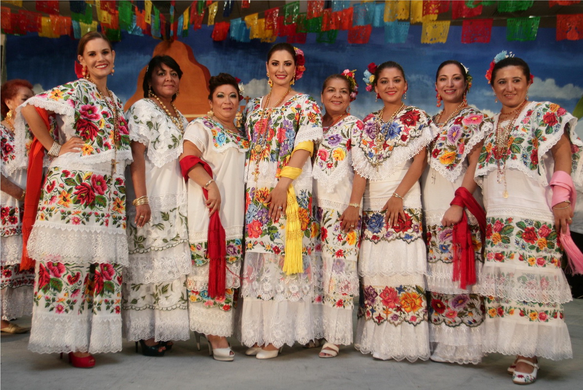 Quintana Roo COSTUMBRES Y TRADICIONES Quintana Roo COSTUMBRES Y TRADICIONES