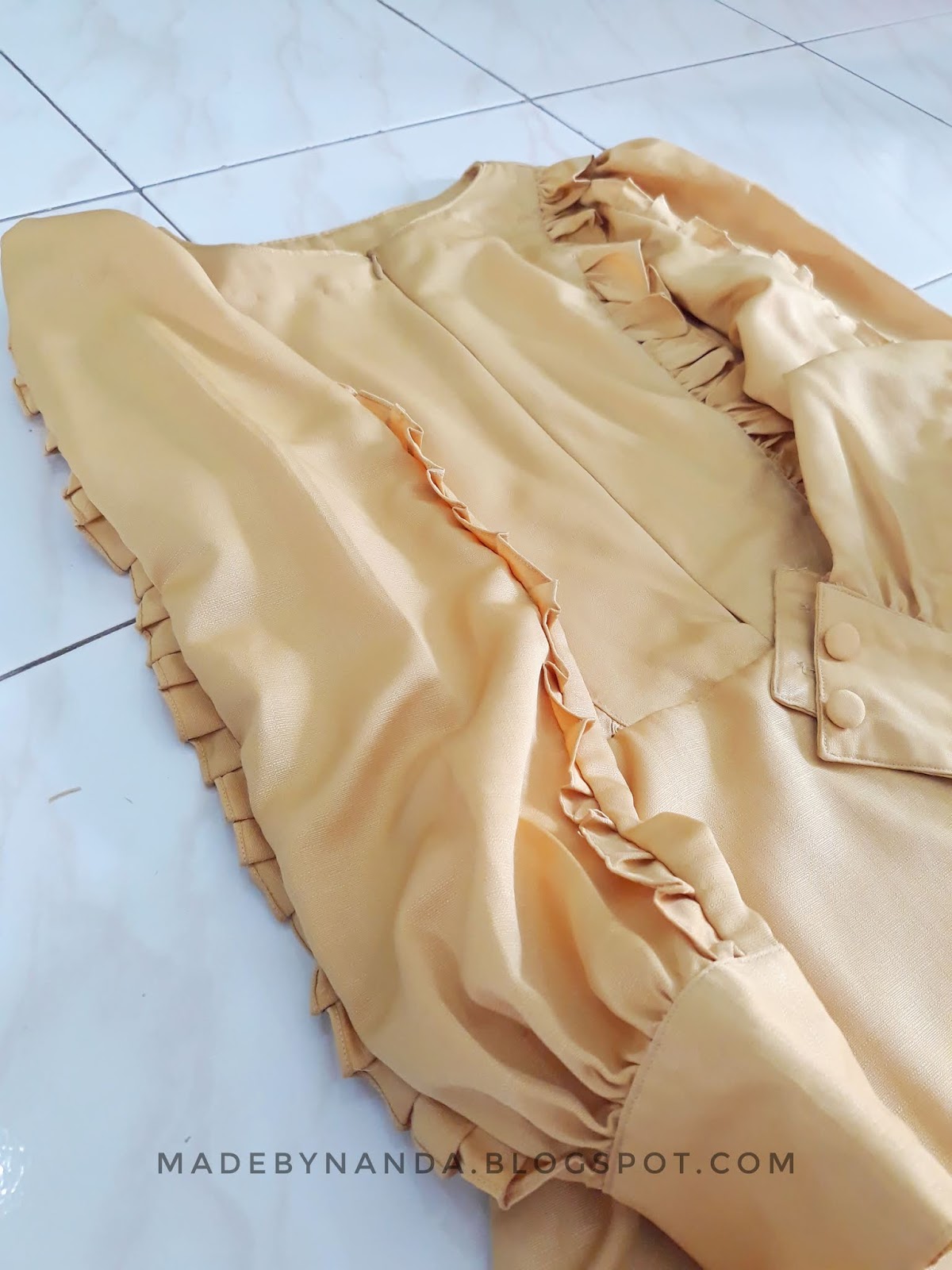HANDMADE : Mustard Ruffle