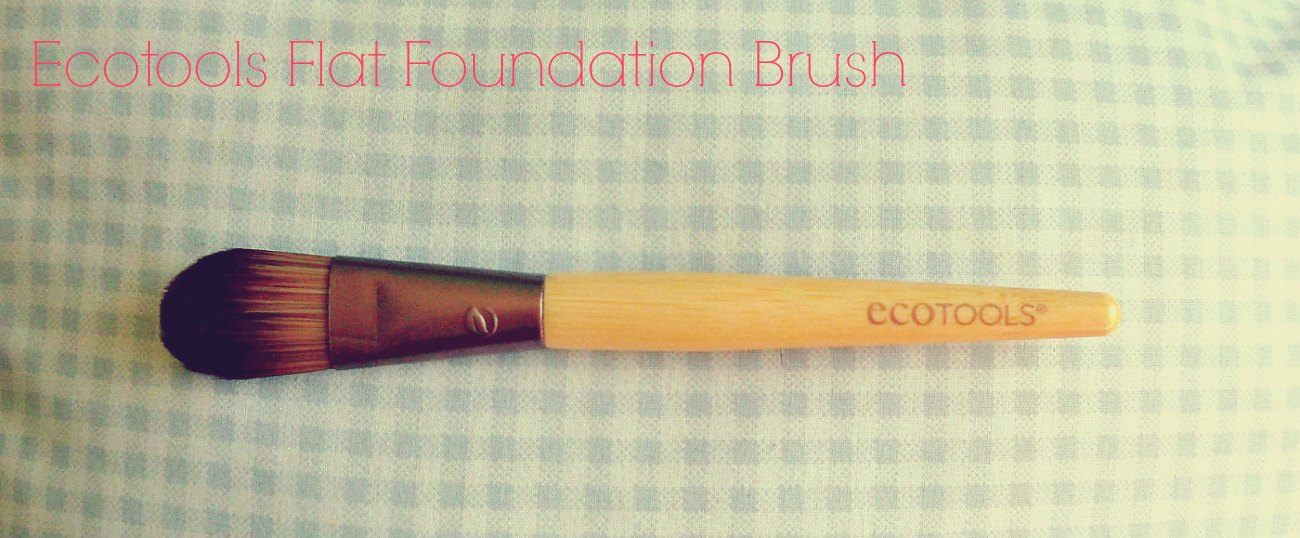 Mollsie The Buffing Brush vs The Flat Foundation Brush