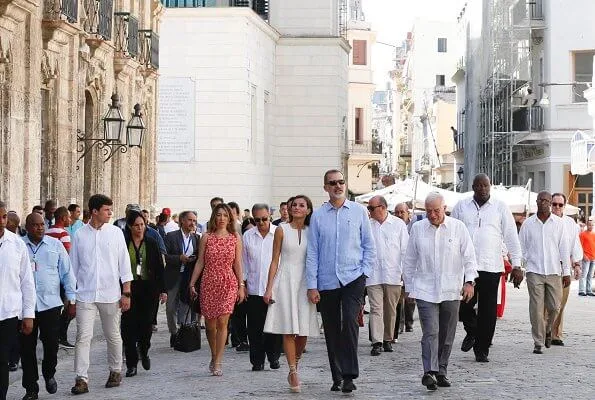 Queen Letizia wore Carolina Herrera Dress from Spring 2016 Ready-to-Wear Collection