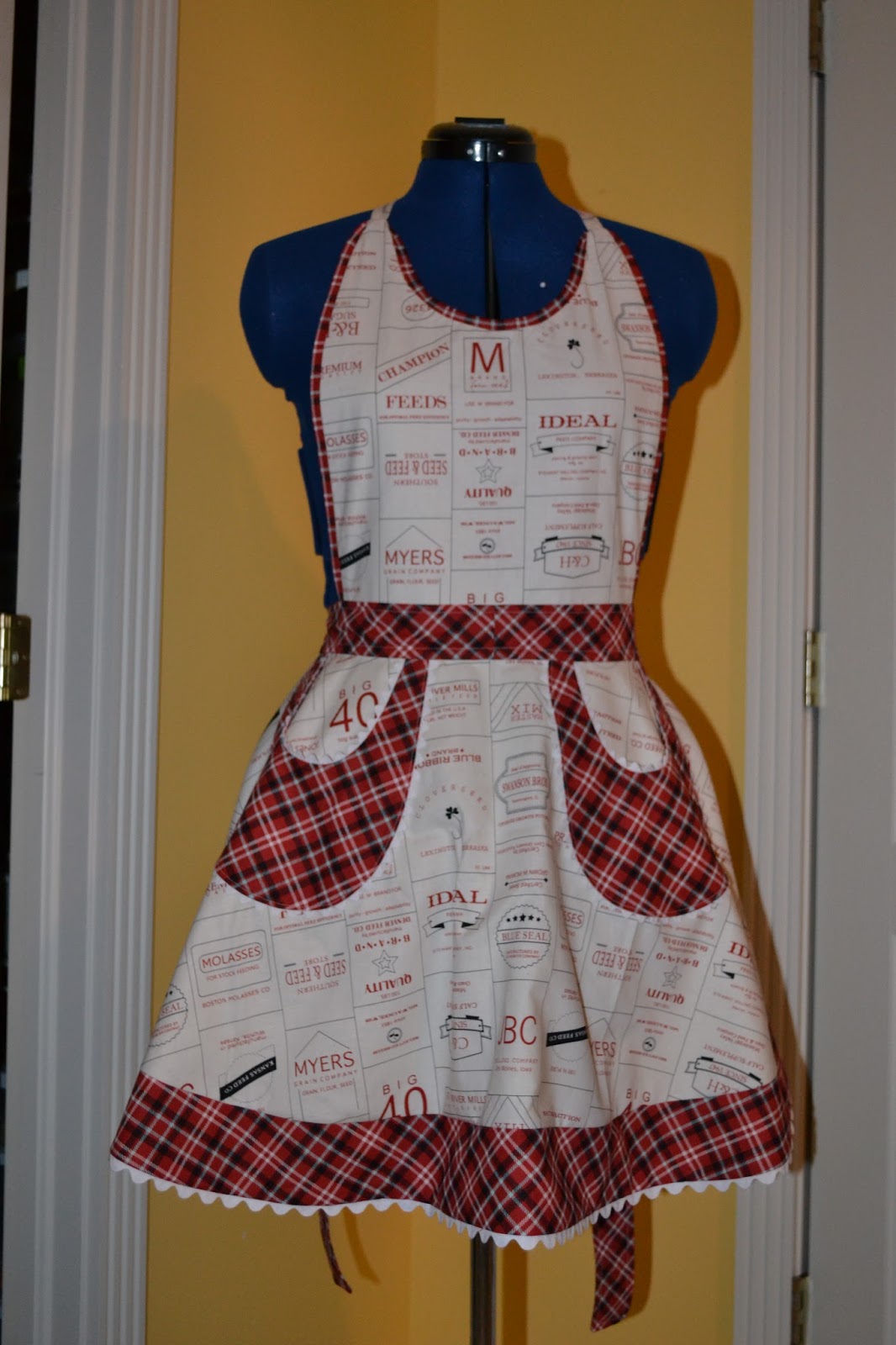 Closet Crafter Feed Sack Apron