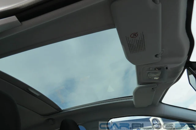 Peugeot 208 Griffe Automático - teto panorâmico