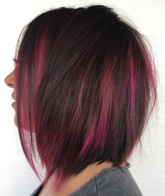 En estilista lingo, un ombre y un balayage son dos estilos diferentes de color. Es fundamental entender la diferencia entre pedir a tu estilista un ombre y