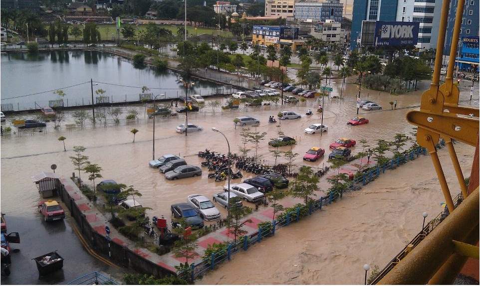 Seremban Dilanda Banjir Kilat (13 Gambar)