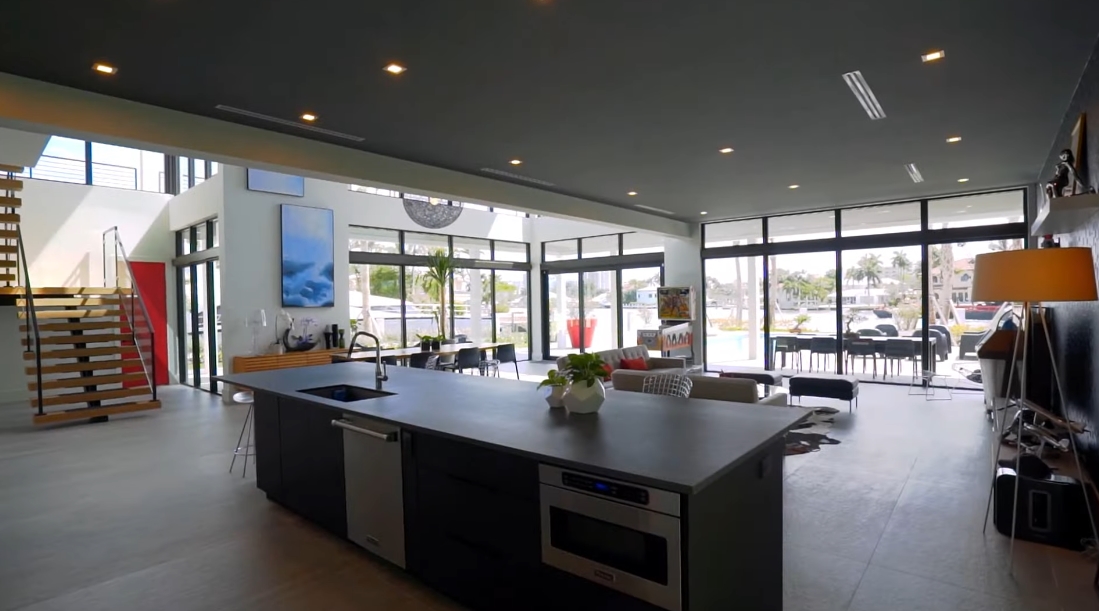 Tour 2900 NE 24th Ct, Fort Lauderdale, FL vs. 39 Interior Design Photos