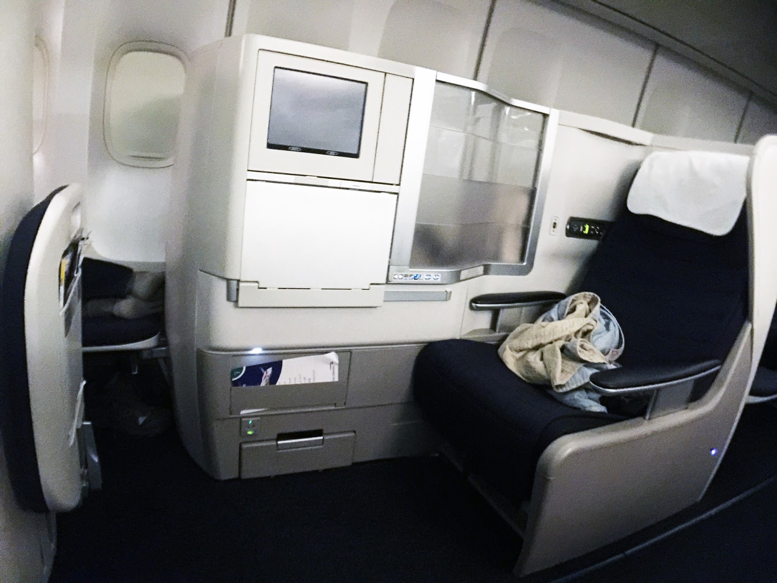 UPGRADED! With miles =) BRITISH AIRWAYS BUSINESS CLASS SEATTLE TO LONDON APRIL 14 BA 052 SEA