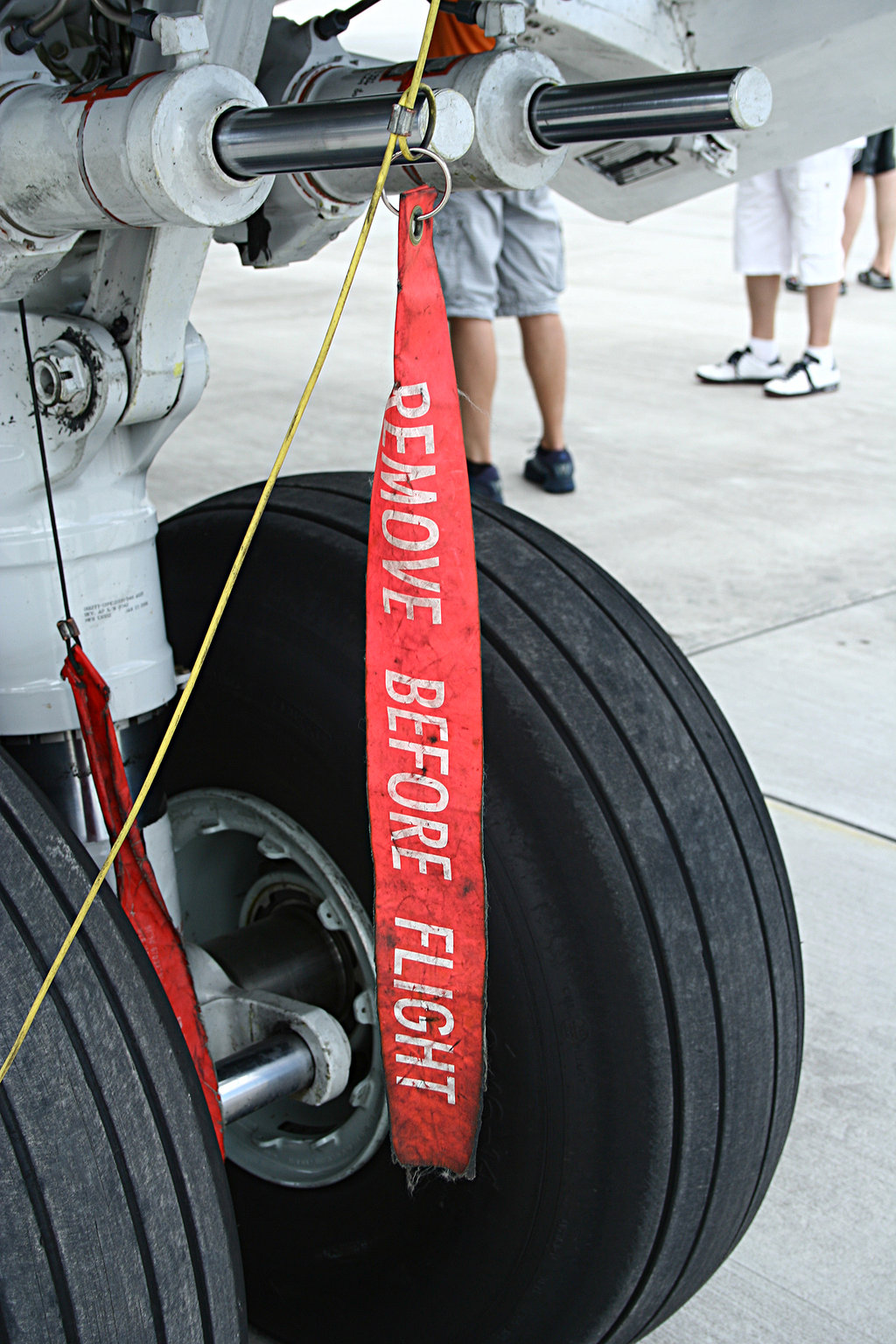 Kegunaan Sebenar tag "Remove Before Flight" I Luv Aviation